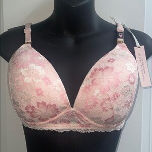 Victoria's Secret NWT 32DDD body by Victoria maternity/nursing wireless bra